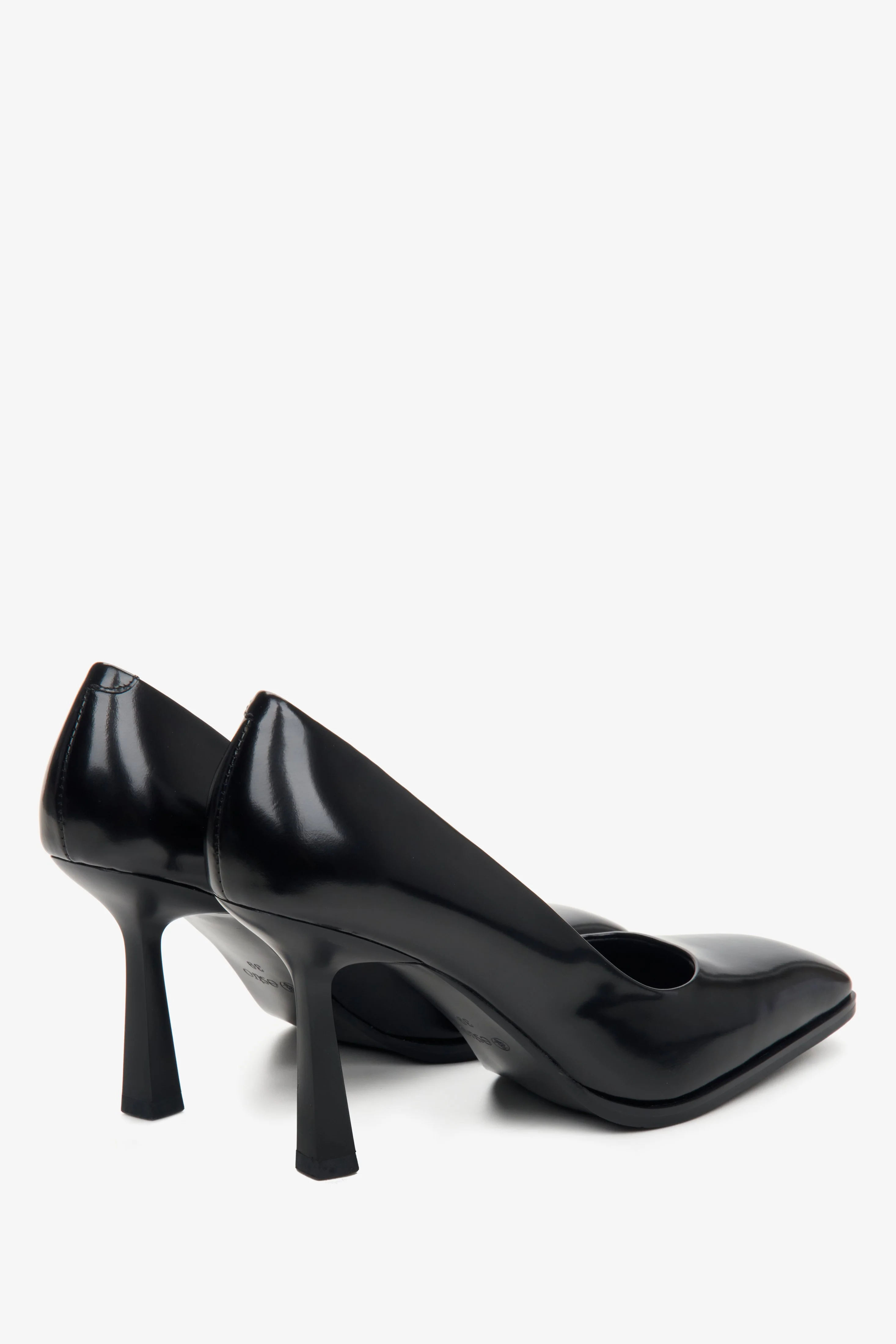 Czarne buty na obcasie ze skóry naturalnej Estro ER00114176 - Image 5