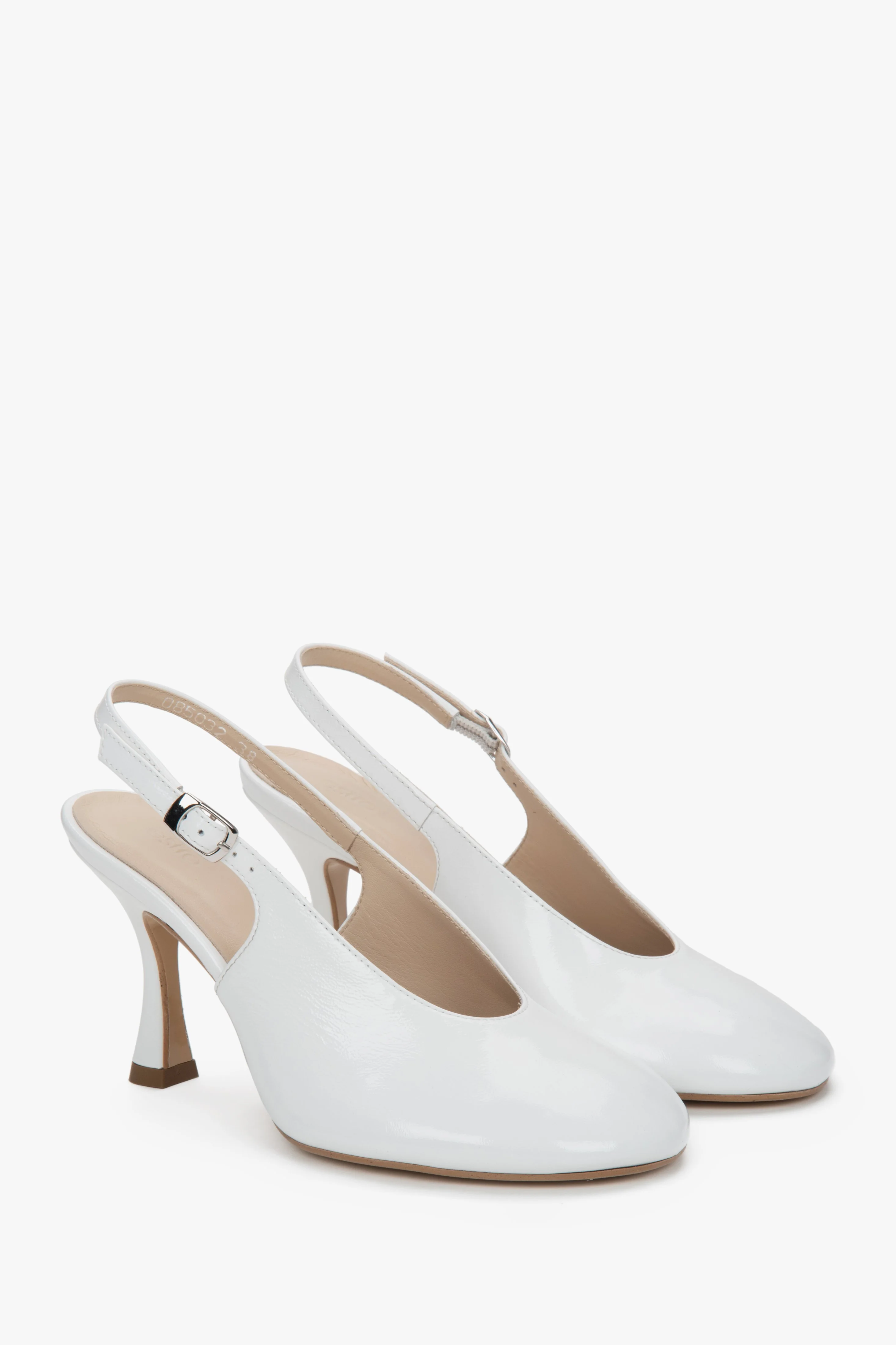 Białe buty na obcasie typu slingback z włoskiej skóry lakierowanej Premium Estro ER00117541 - Image 3