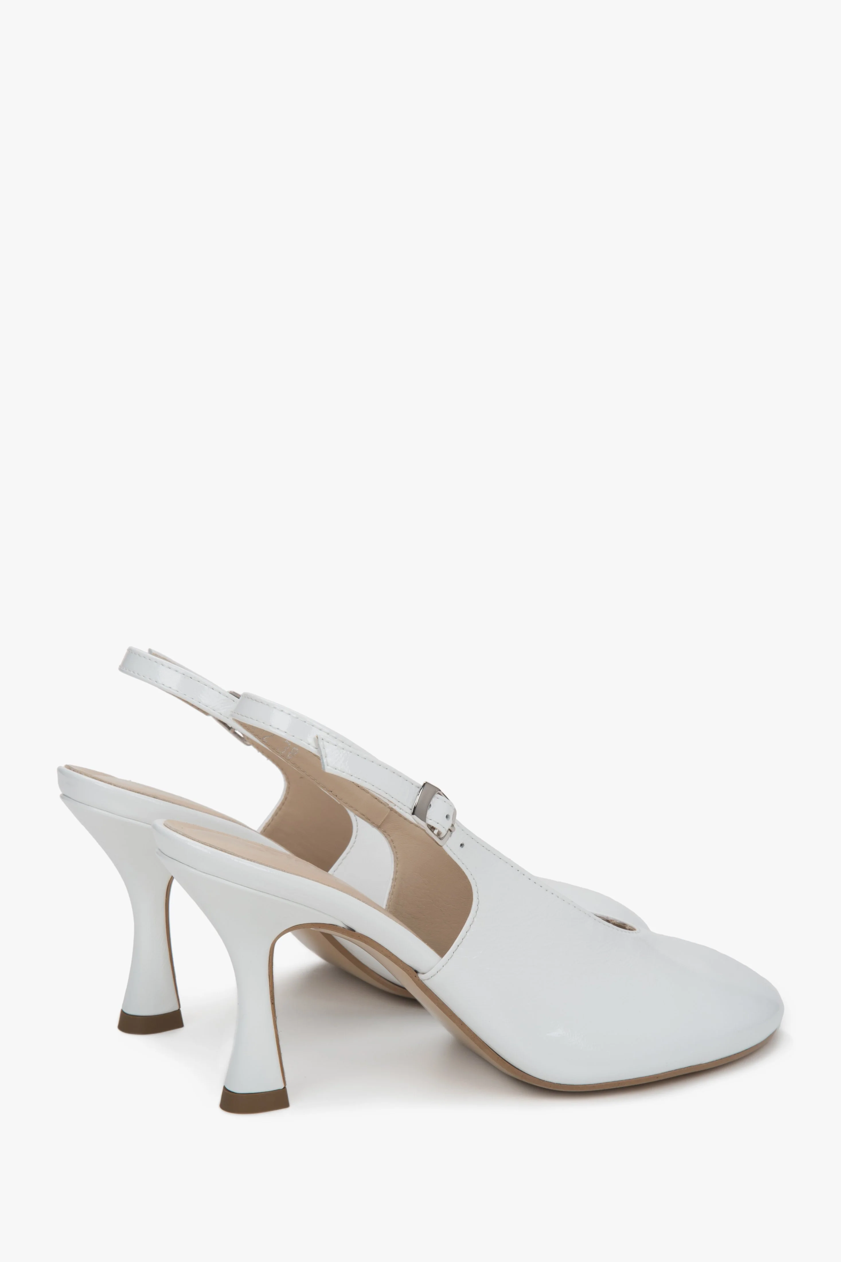 Białe buty na obcasie typu slingback z włoskiej skóry lakierowanej Premium Estro ER00117541 - Image 6