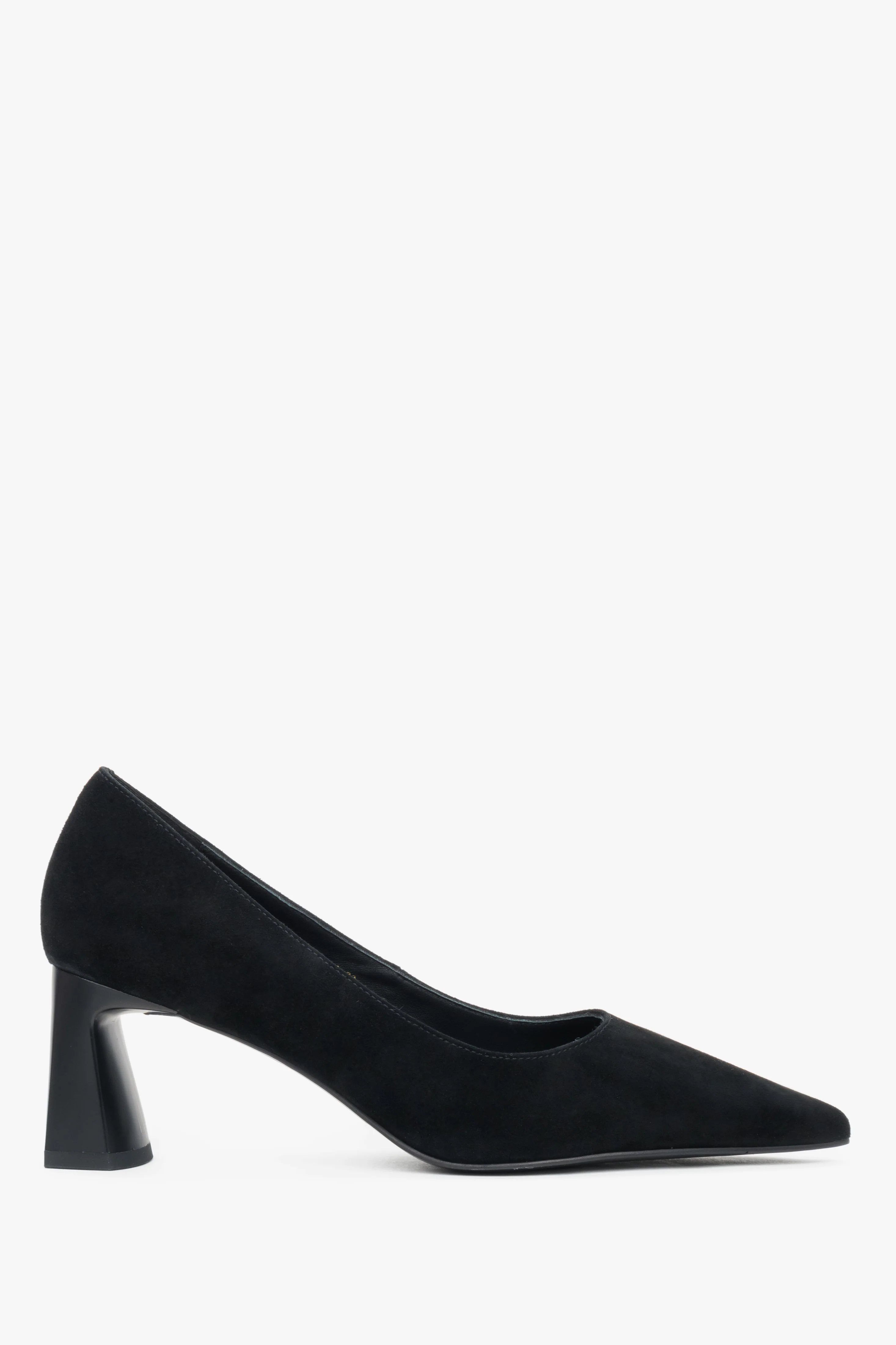 Czarne buty na stabilnym słupku z weluru naturalnego z czubkiem w szpic Estro ER00119446