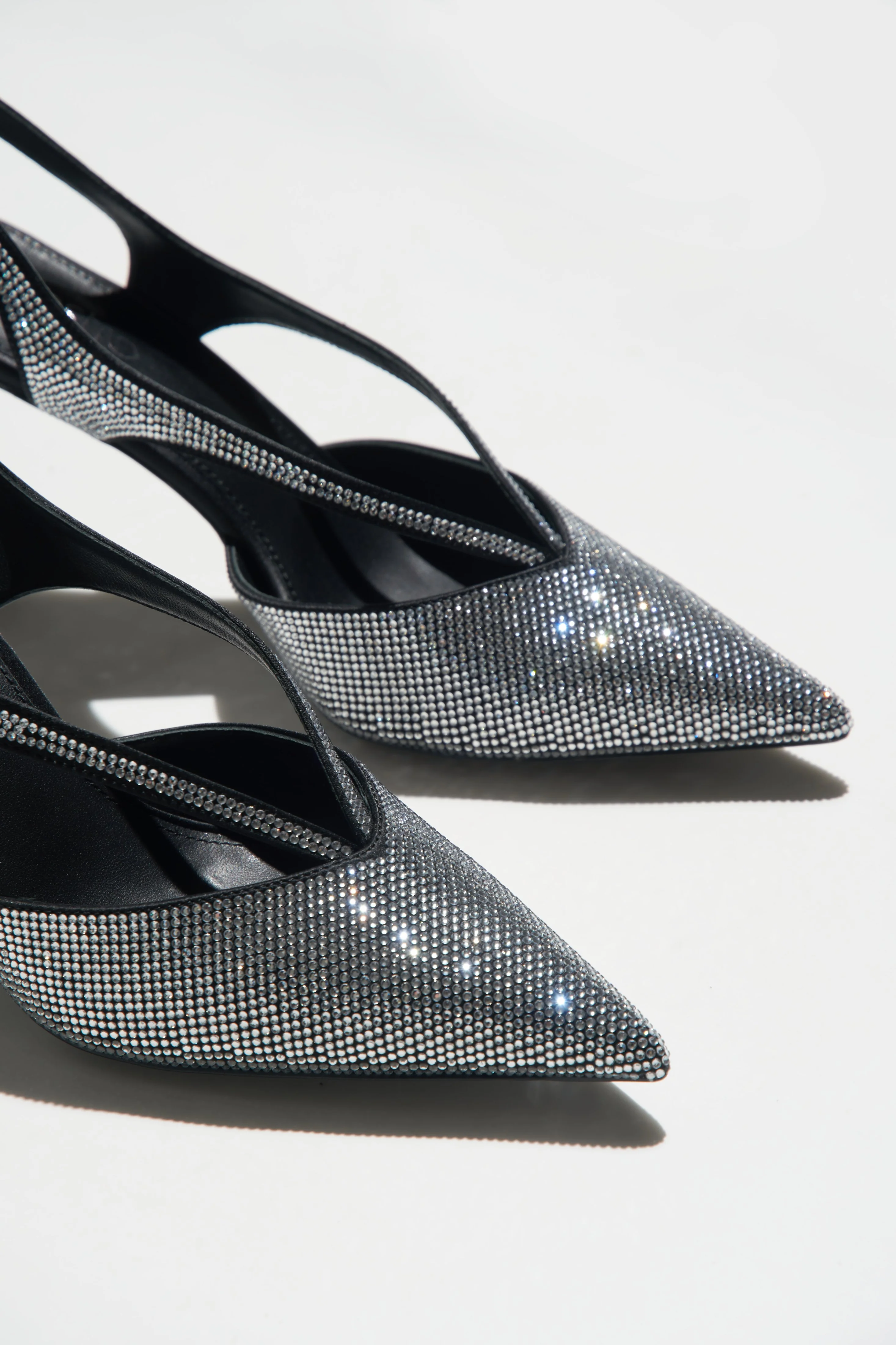 Czarne czółenka damskie typu slingback z kryształkami Estro ER00114304 - Image 7