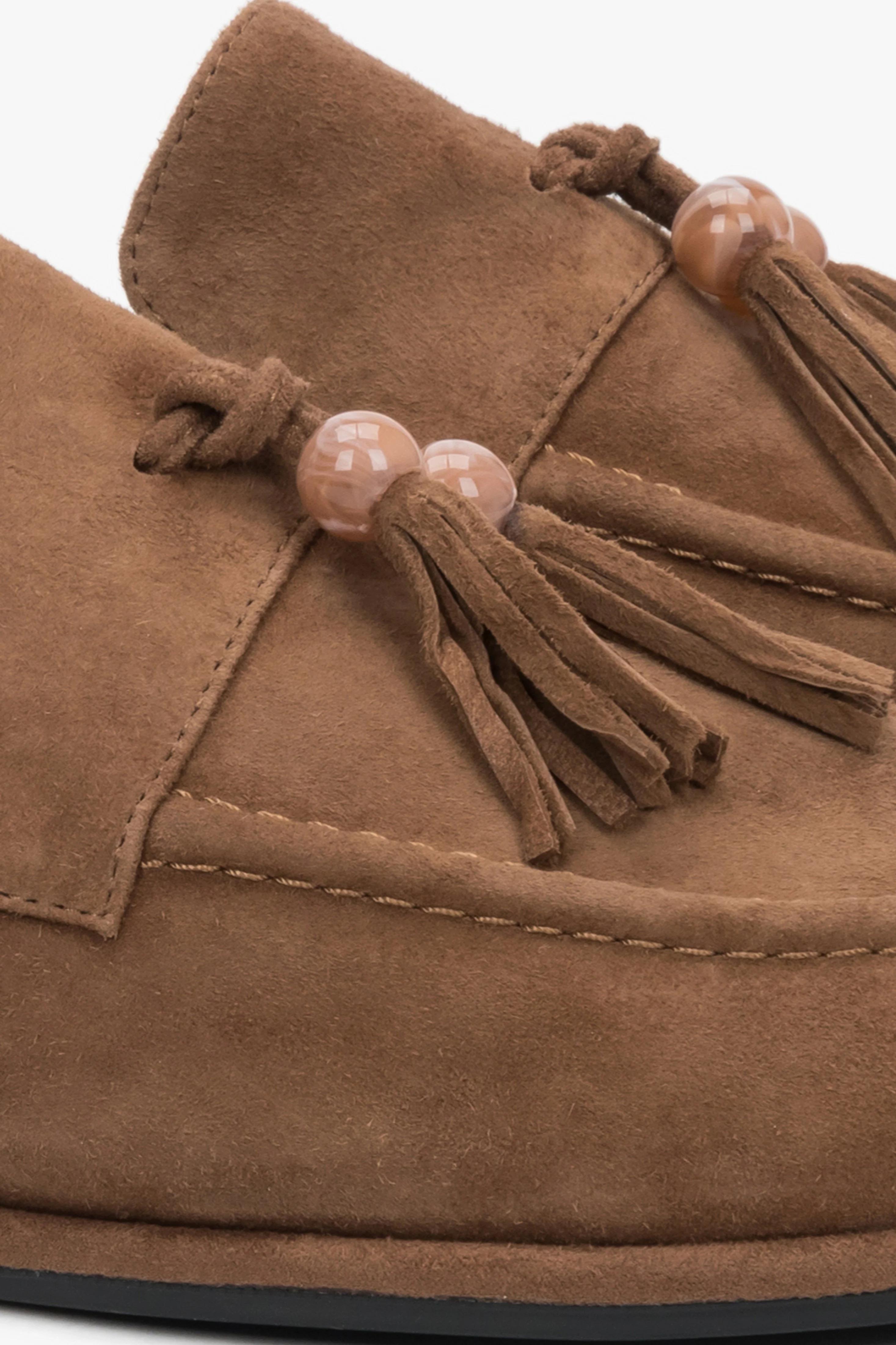 Jasnobrązowe loafersy damskie z ozdobnym chwostem typu barefoot z weluru naturalnego Estro ER00119872 - Image 6