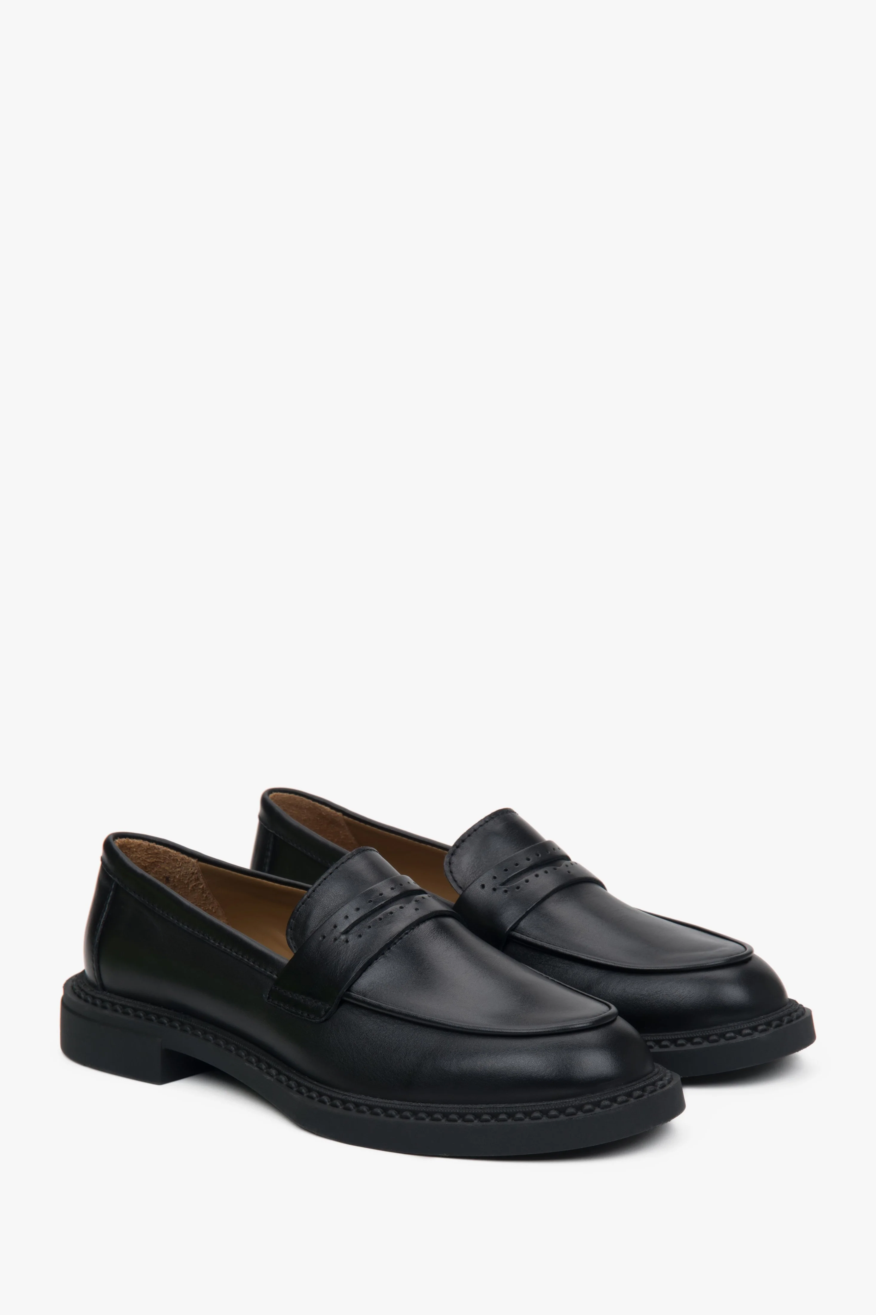 Klasyczne czarne loafersy damskie typu Penny z włoskiej skóry naturalnej Premium Estro ER00117583 - Image 2
