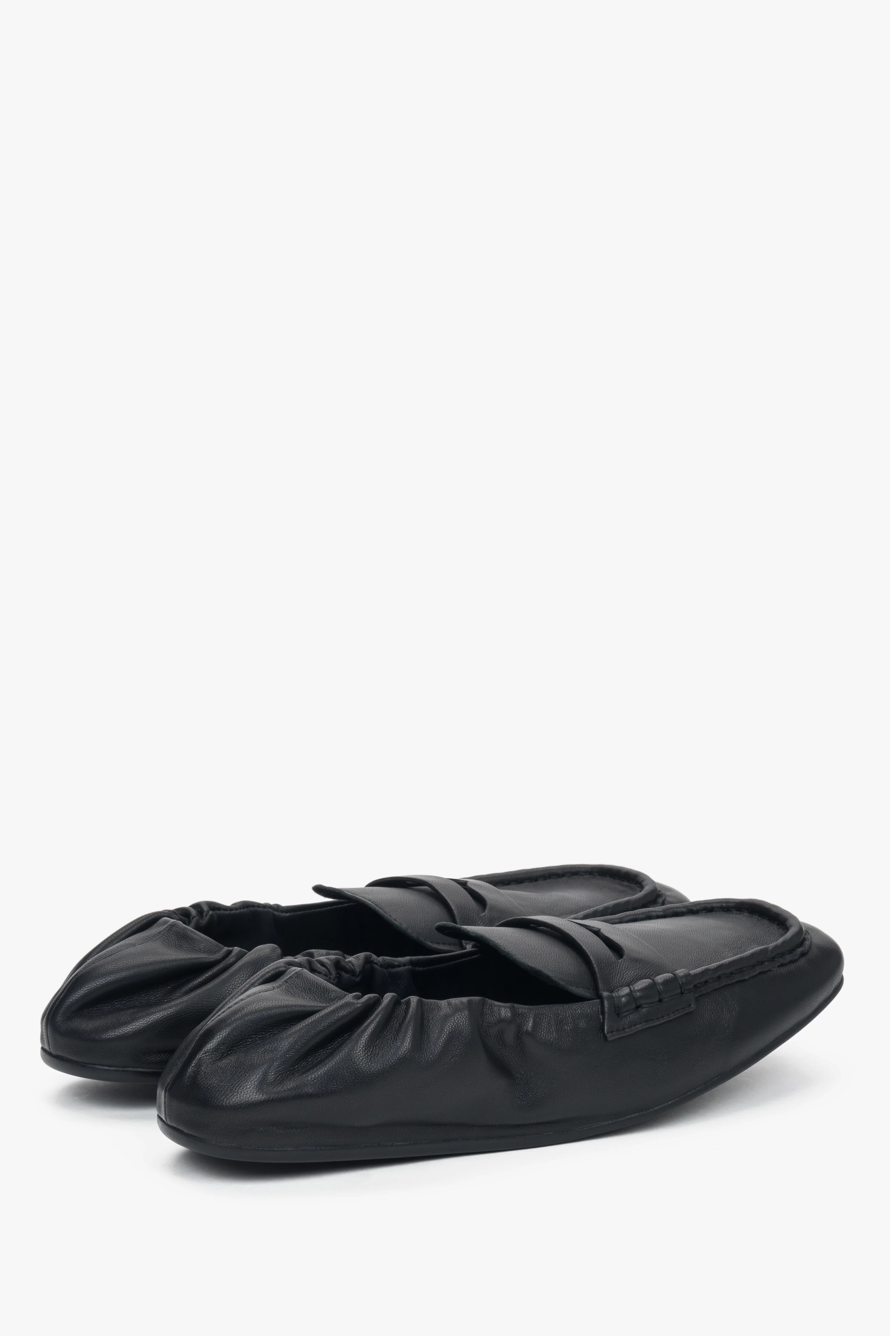 Elastyczne czarne loafersy damskie z miękkim zapiętkiem Estro ER00118783 - Image 5