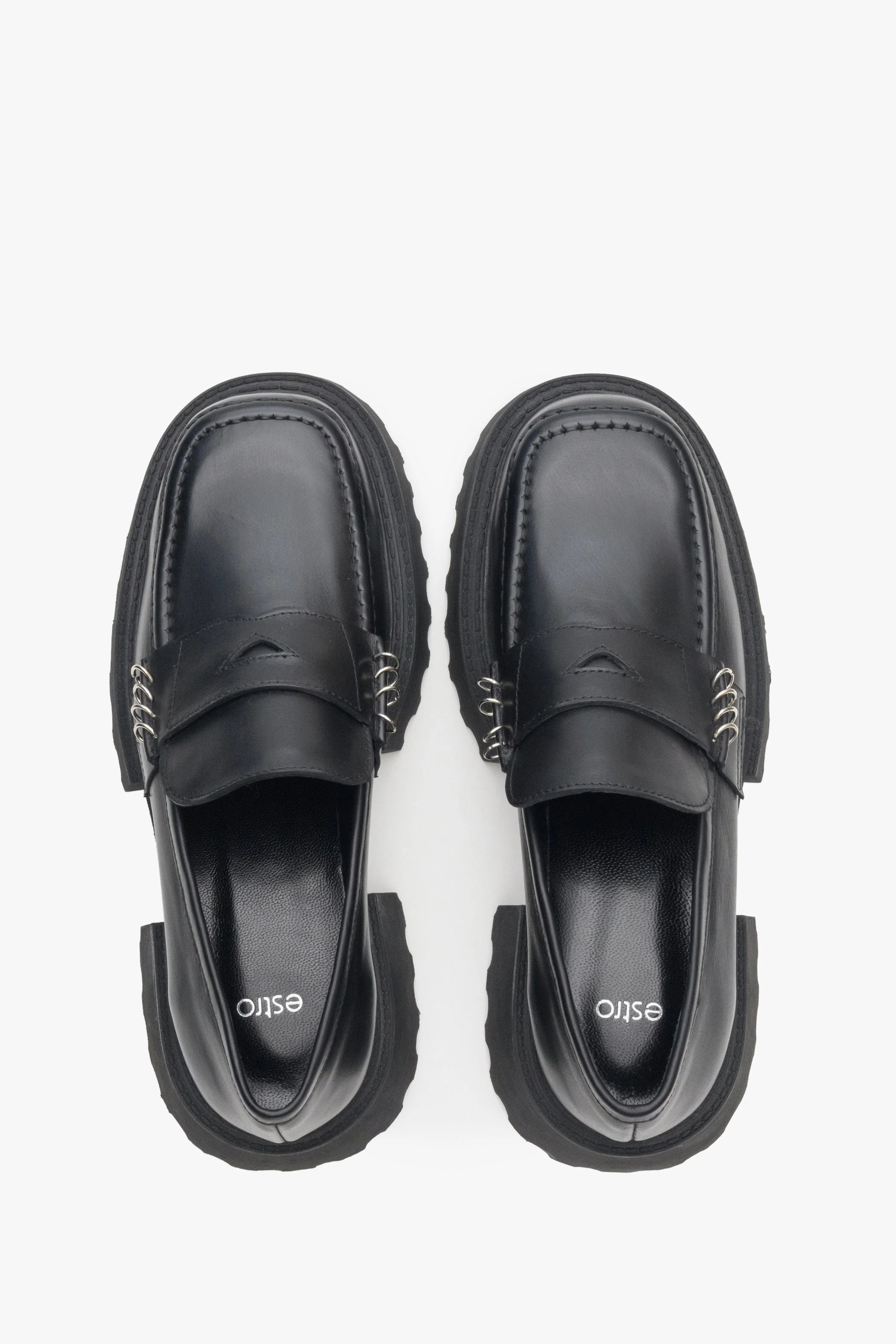 Czarne mokasyny damskie loafersy ze skóry naturalnej ze srebrnymi zdobieniami Estro ER00113788 - Image 4