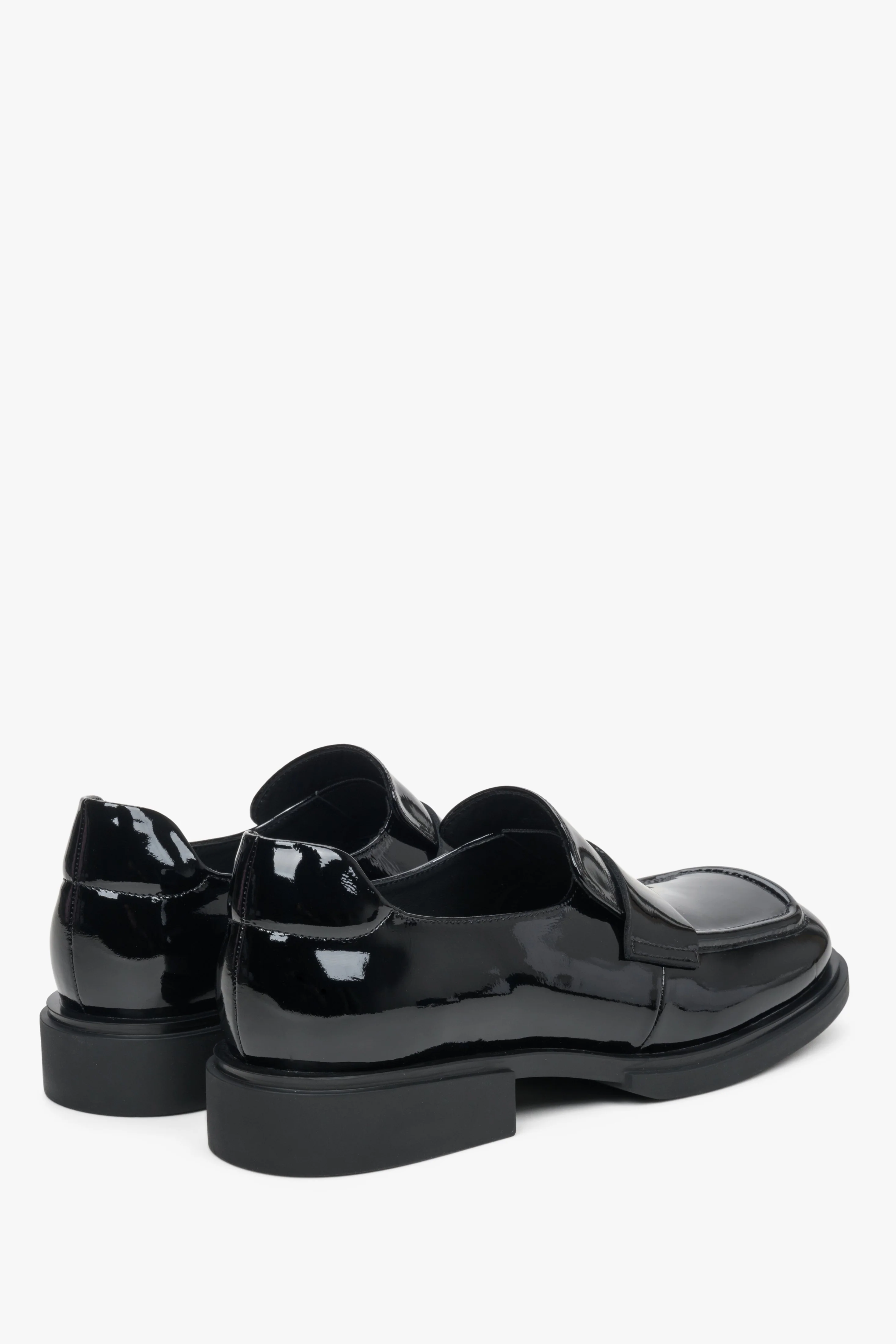 Czarne mokasyny damskie loafersy z lakierowanej skóry naturalnej Estro ER00113590 - Image 5