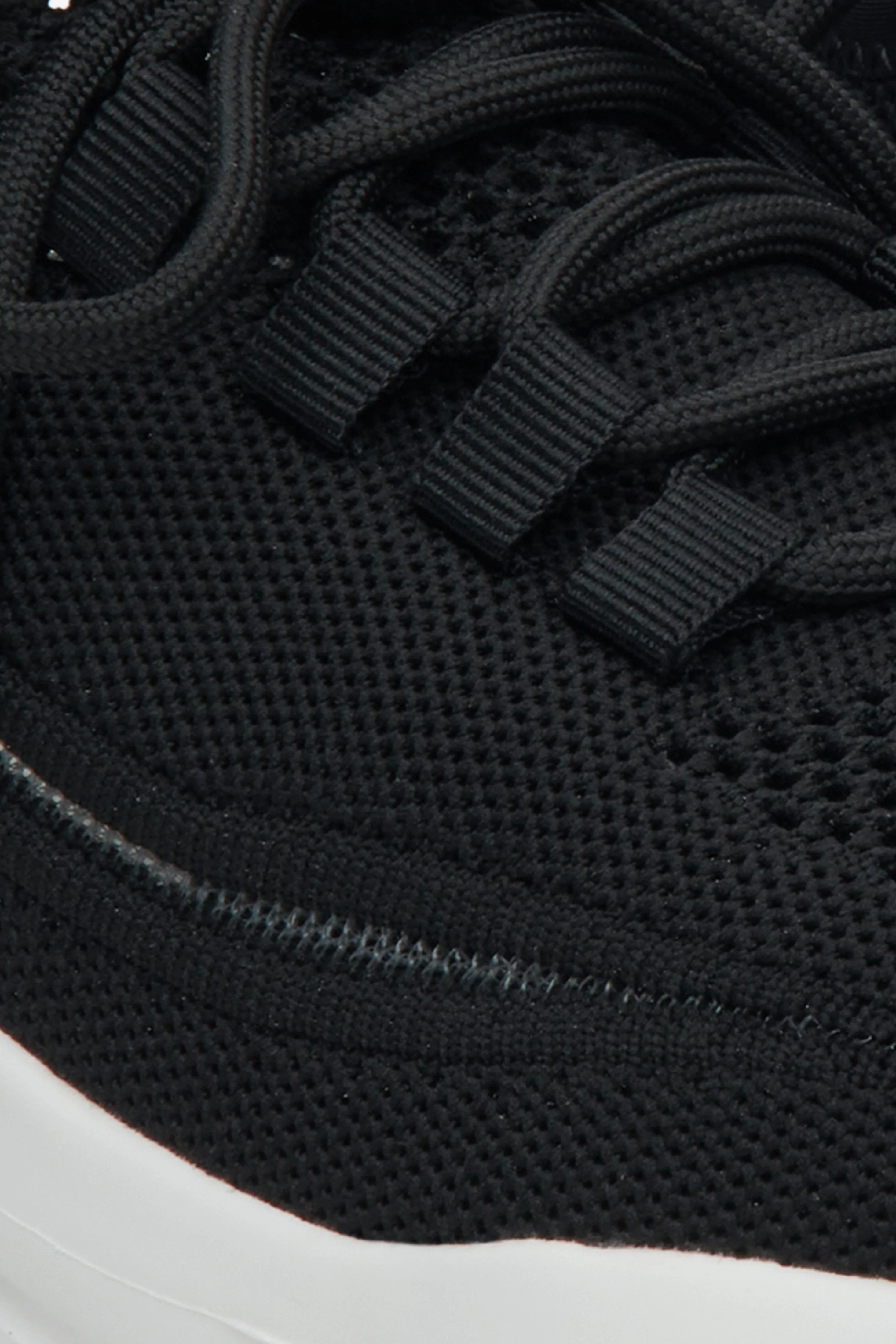 Czarne niskie sneakersy damskie z siateczki na elastycznej podeszwie Estro ER00113219 - Image 6