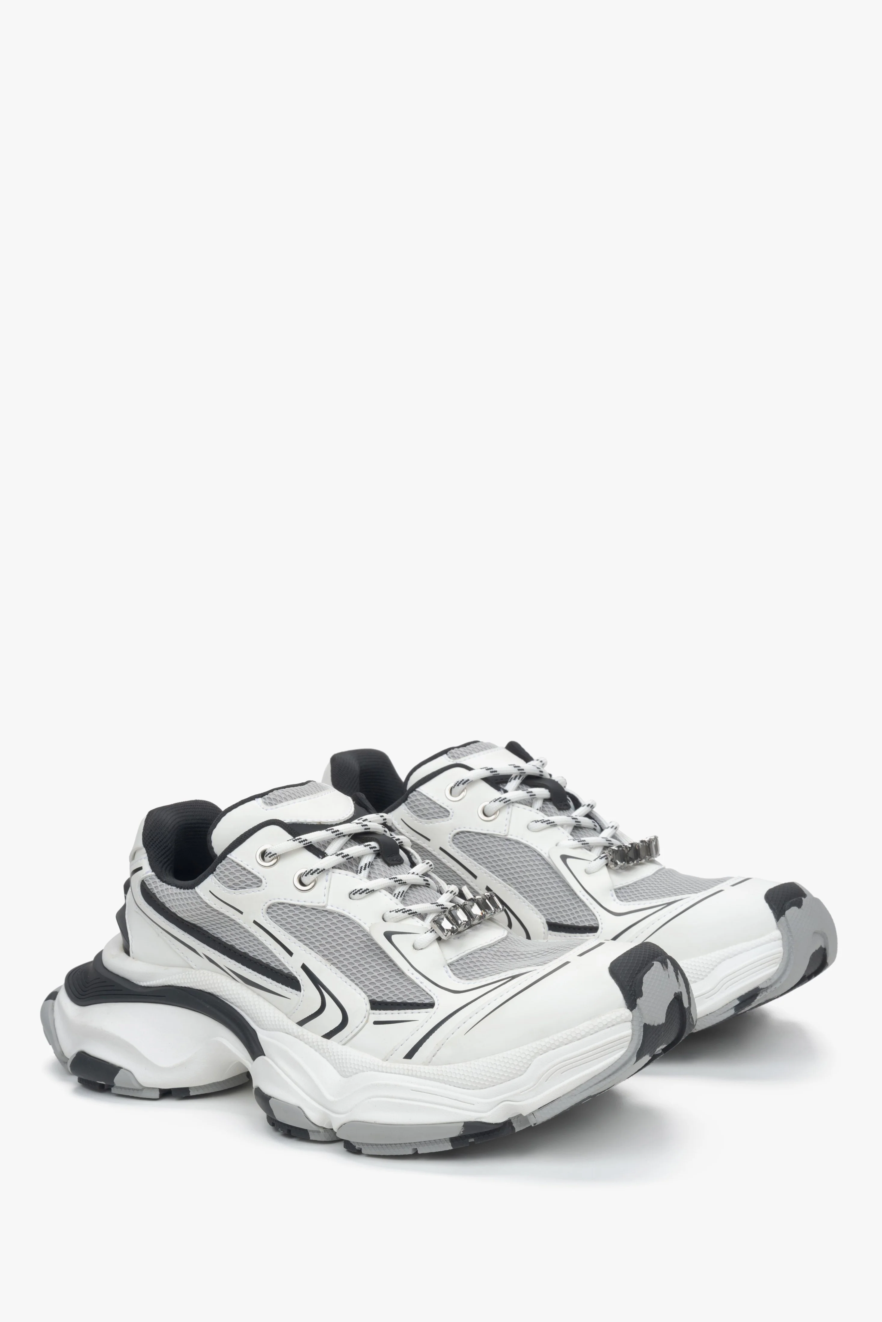 Białe sneakersy damskie z czarnymi detalami i masywną podeszwą ES8 ER00115887 - Image 2