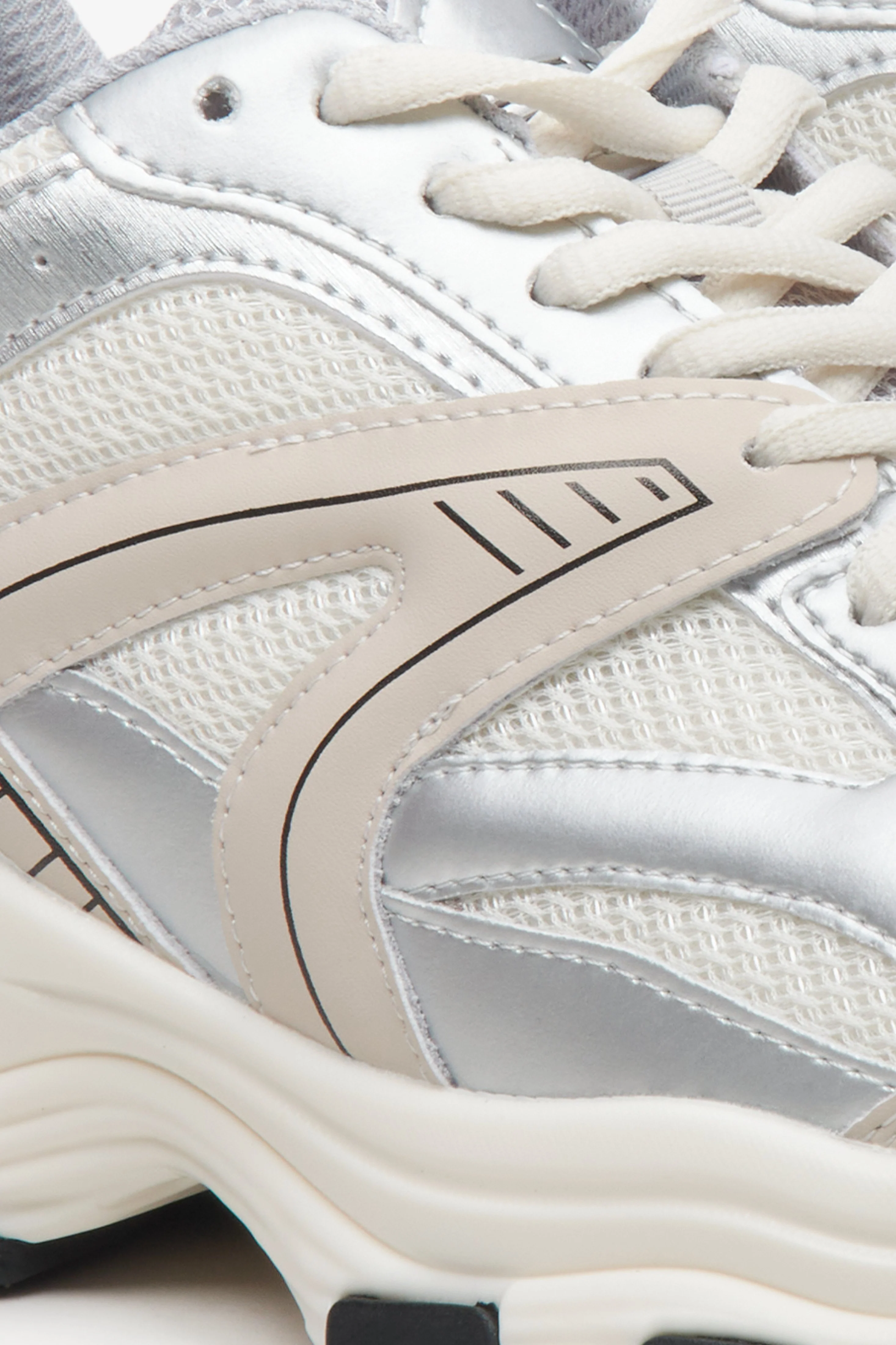 Mleczno-srebrne sneakersy damskie z łączonych materiałów z elastyczną podeszwą ES8 ER00114671 - Image 8