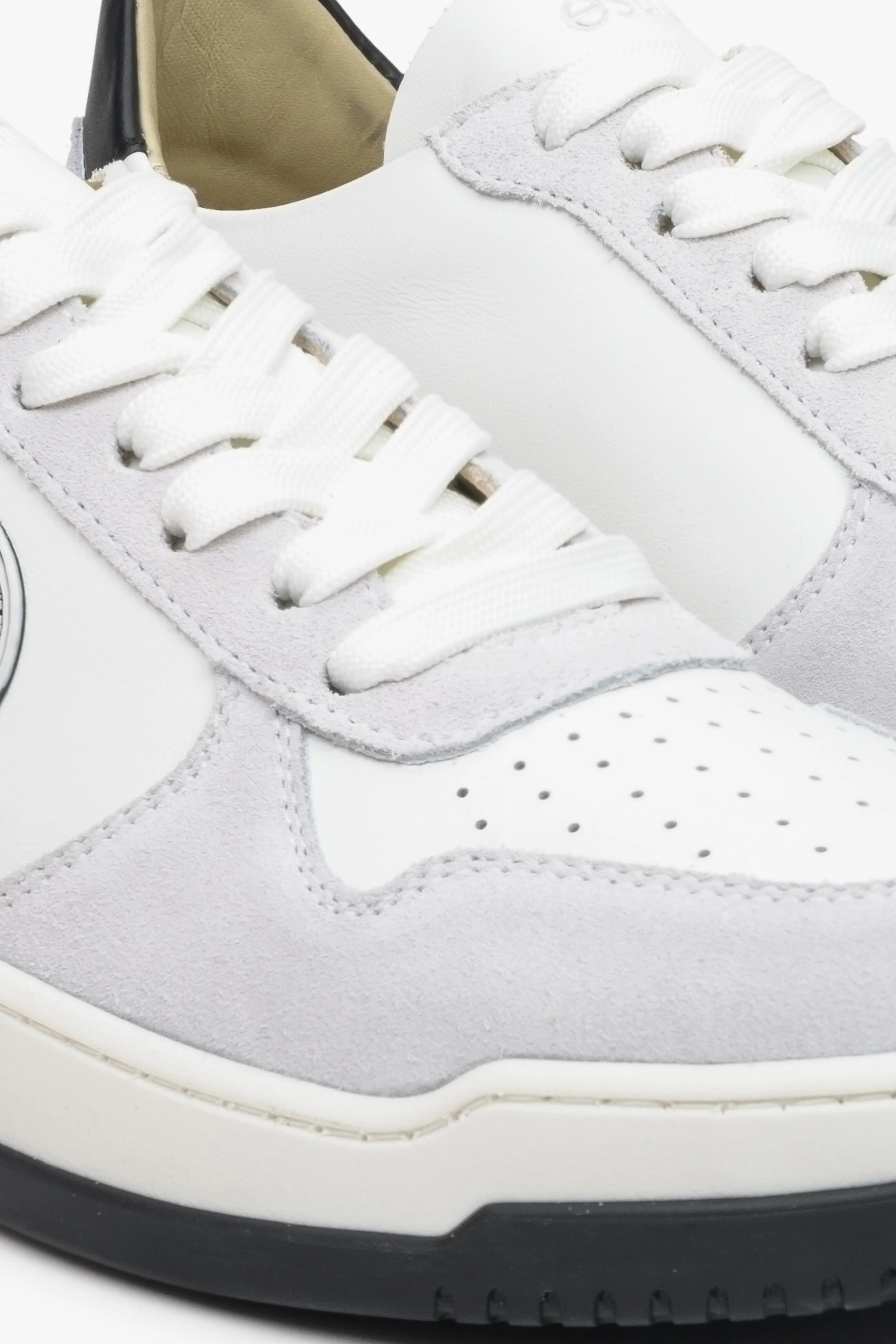 Biało-szare sneakersy damskie ze skóry naturalnej i weluru Estro ER00113169 - Image 6