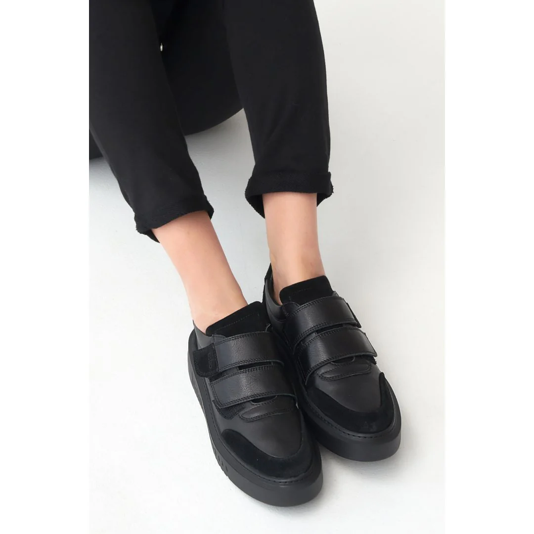 Czarne skórzane sneakersy damskie na rzepy Estro ER00111788 - Image 6
