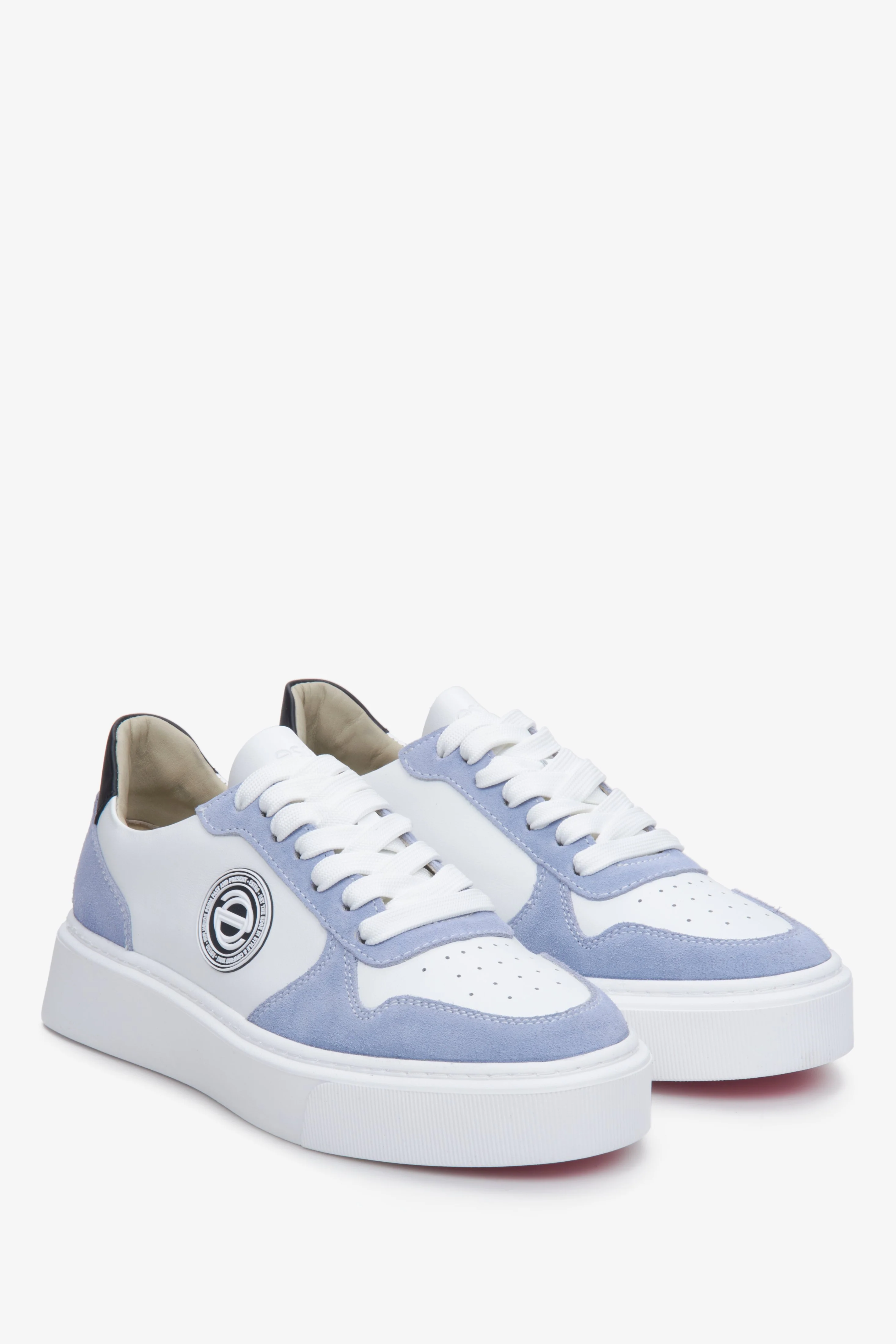 Niebiesko-białe sneakersy damskie ze skóry i weluru naturalnego Estro ER00113465 - Image 2