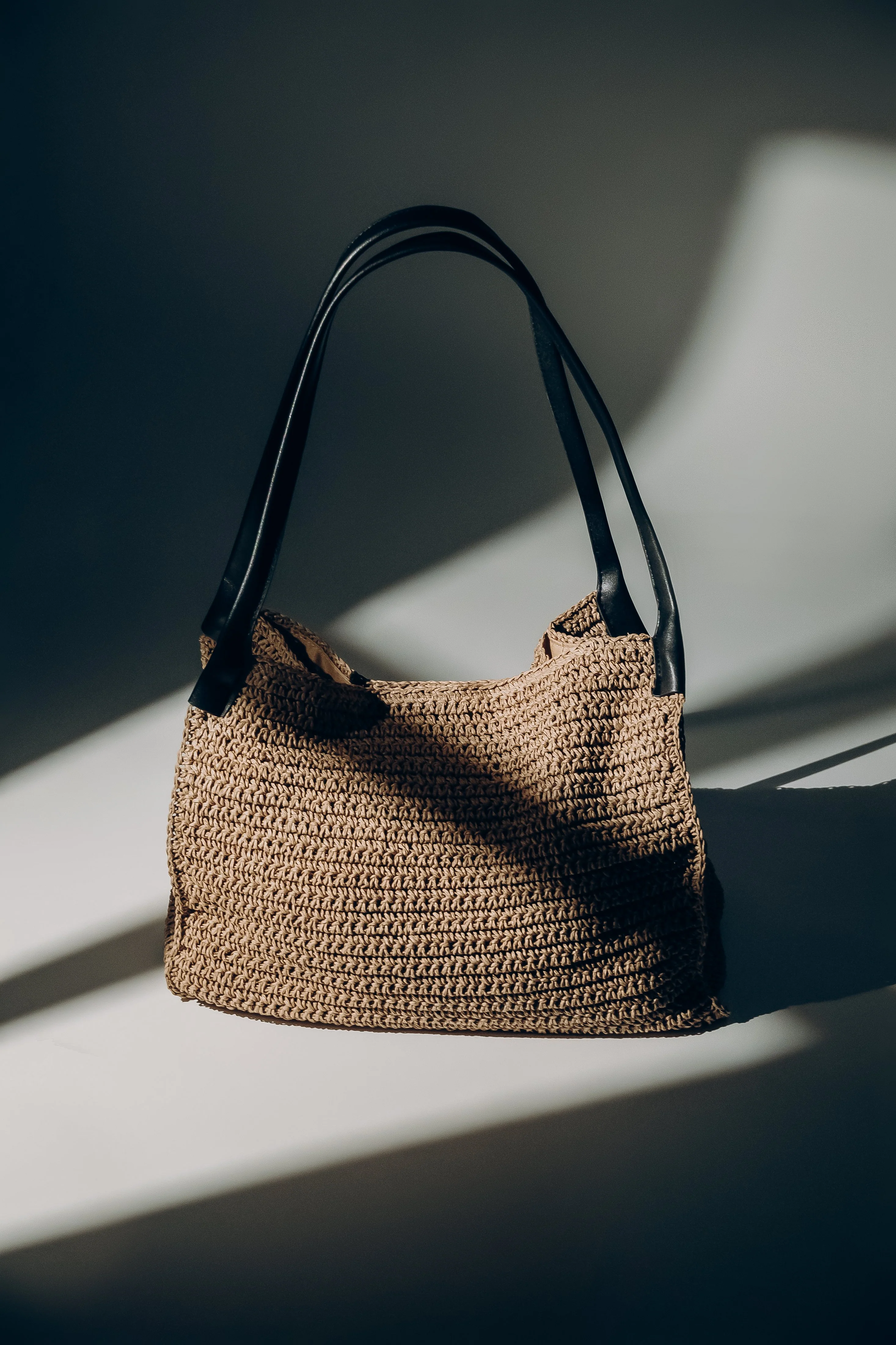 Beżowa słomiana torebka damska typu shopper ze wzmacnianymi rączkami Estro ER00117861 - Image 7
